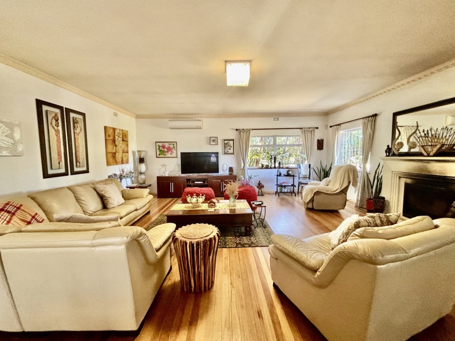 5 Bedroom Property for Sale in Flamingo Vlei Western Cape